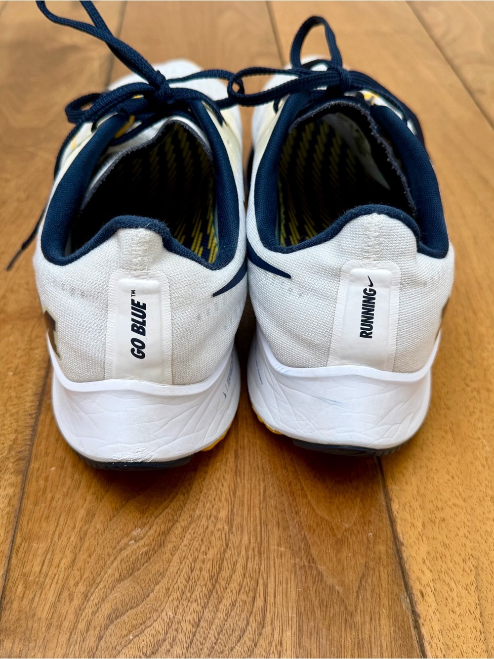 Nike Air Zoom Pegasus 37 Michigan Wolverines Running Shoes Men’s Size 12 - Picture 5 of 7